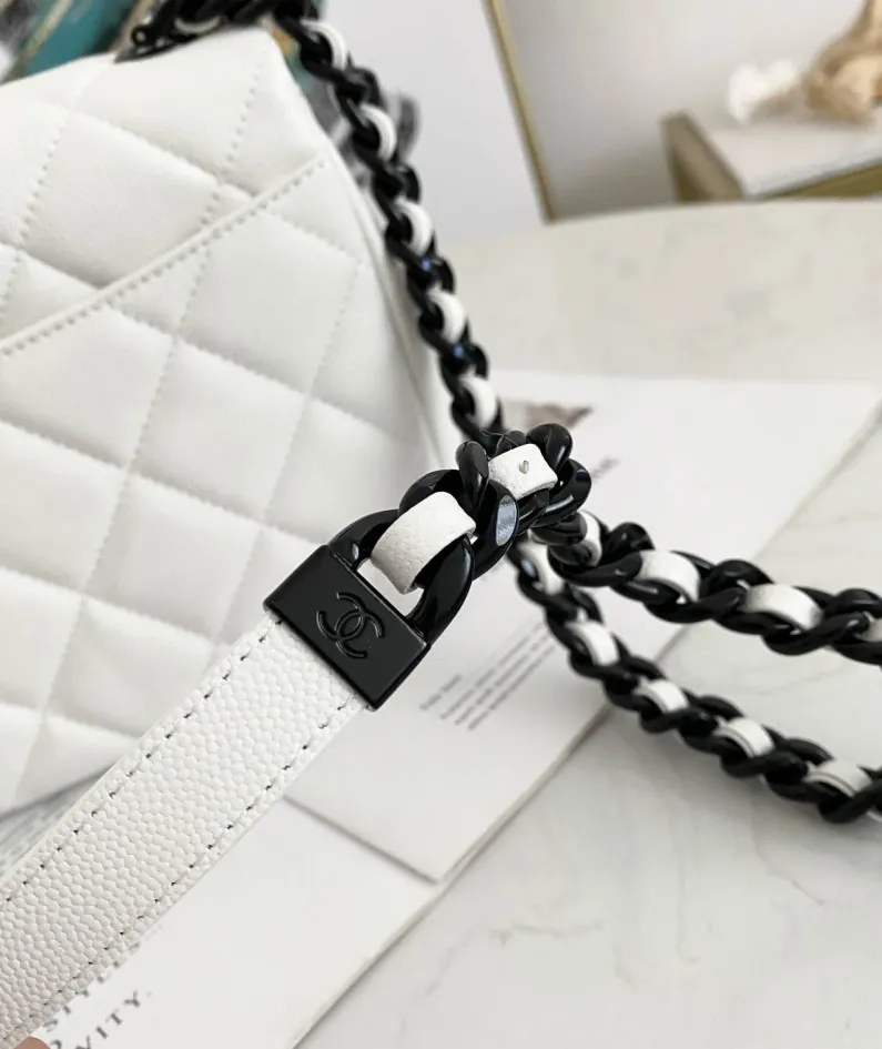 Chanel Style: 2303 Size: 24x16.5x7cm
