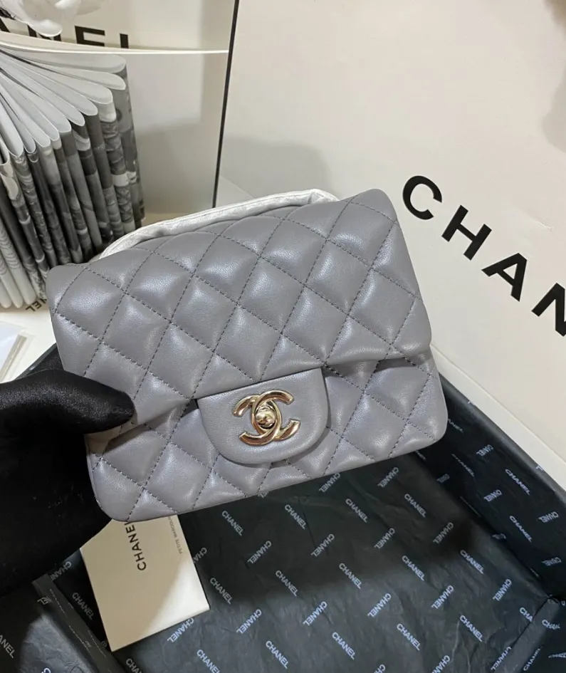 Lambskin Model: 1115 Size: 17cm
