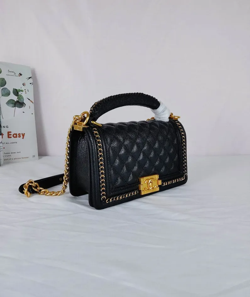 Lambskin Size: 25*16*9cm Style: 67086-1