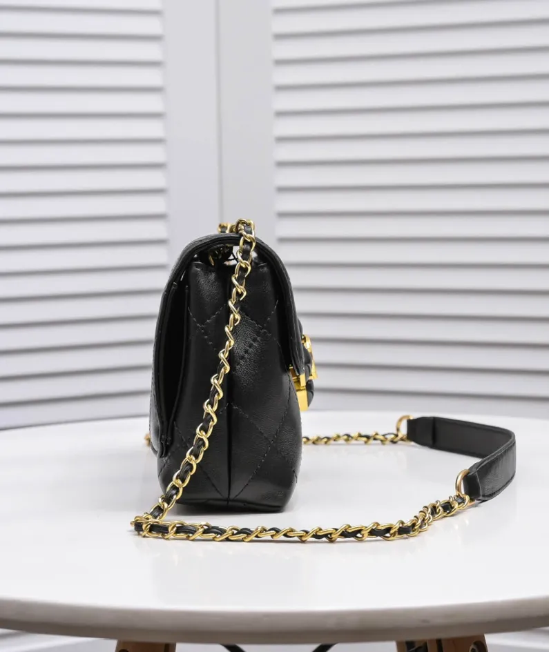 CHANEL retro bag size: 22*7.5*14cm