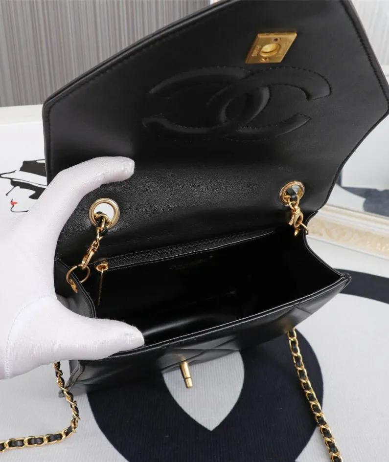 Chanel Size: 20*6*21cm Style: 7707