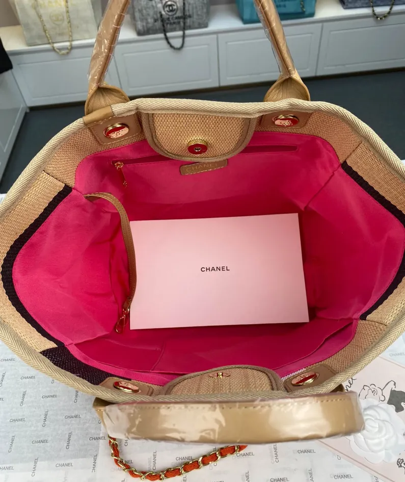 Chanel Shoulder Bag Size: 38*20*30cm Style: 8822