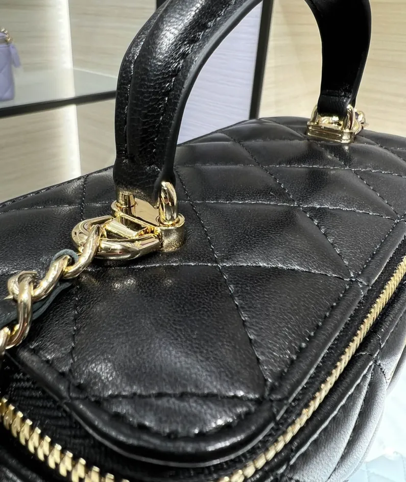 Hand Cosmetic Bag Model: AP2198 Size: 11*8.5*7cm