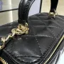 Hand Cosmetic Bag Model: AP2198 Size: 11*8.5*7cm