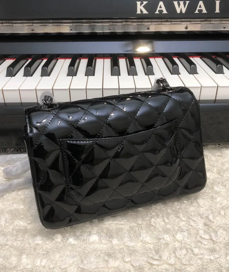 Chanel Size: 25cm Model: 1112