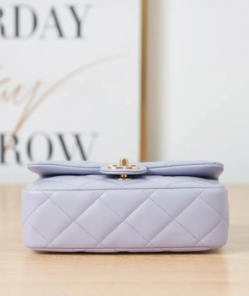Chanel One Shoulder Crossbody Model Number: AS3114 Size: 16-22-7cm