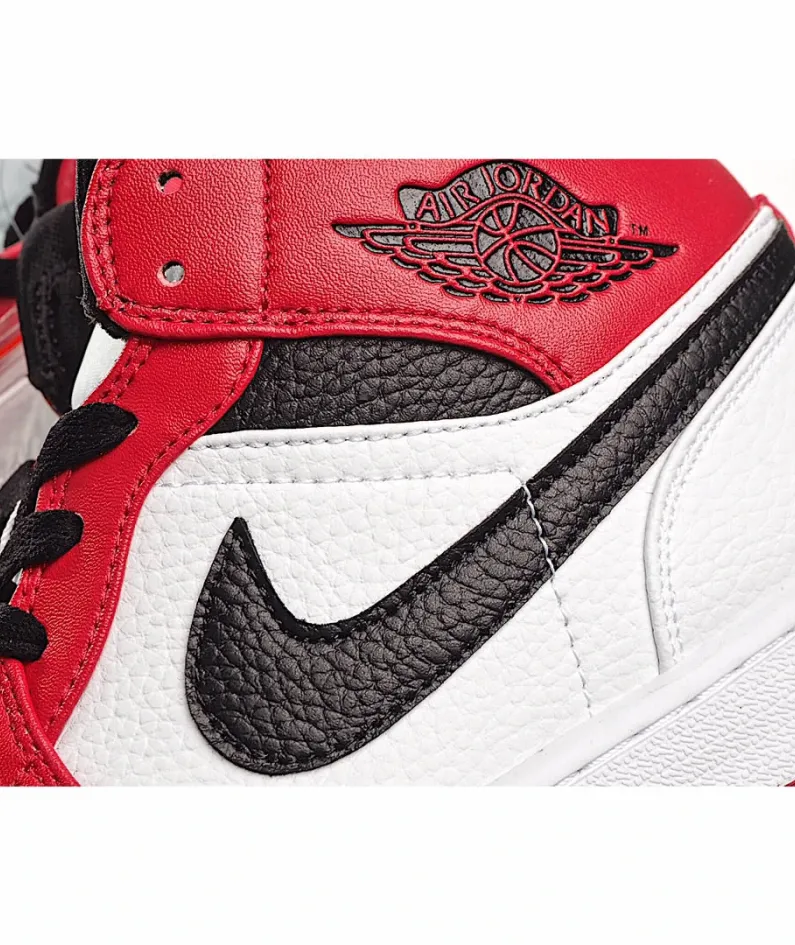 Air Jordan 1 Mid GS 'Chicago'
