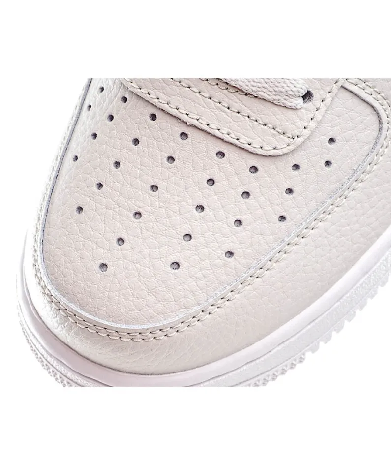 Nike Air Force 1'07 LowBlack/White Low Top Sneakers