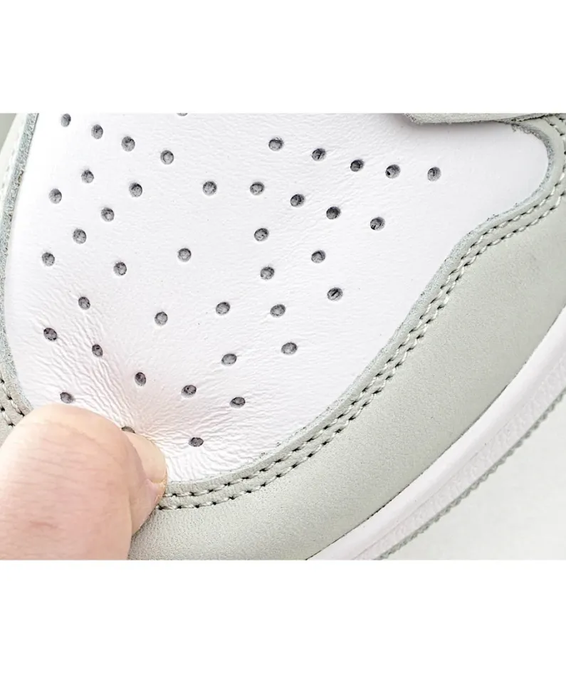 Wmns Air Jordan 1 Retro High OG 'Seafoam'