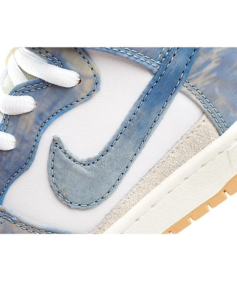Carpet Company x Nike SB Dunk High SB Sneakers White & Blue