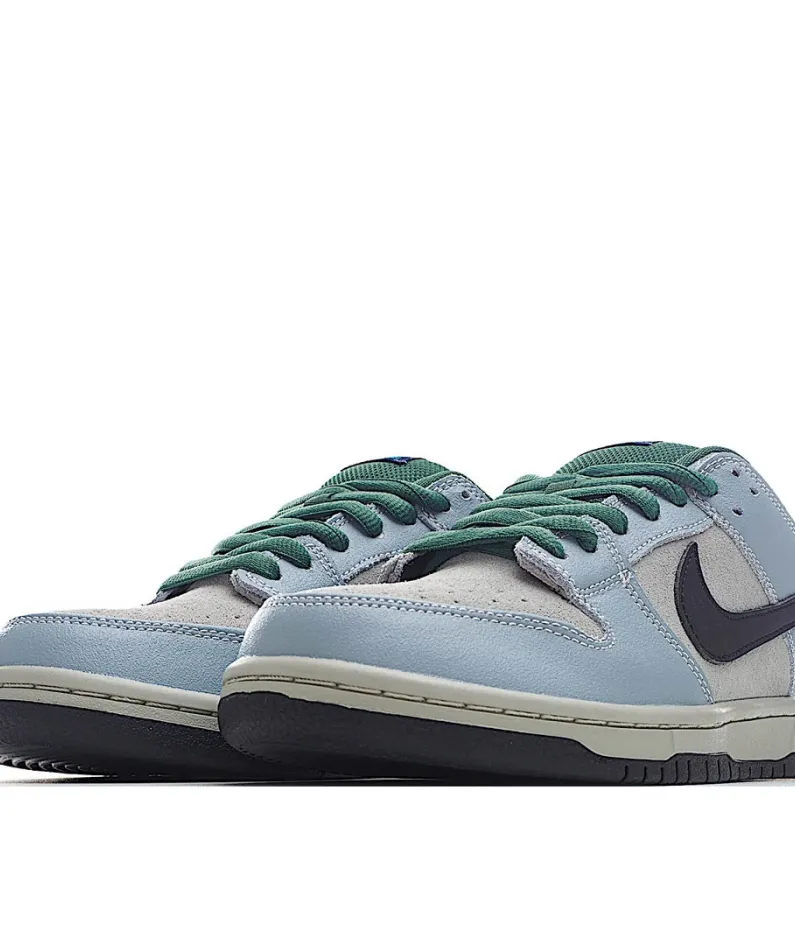Nike Dunk SB Maple Leaf Central Park   