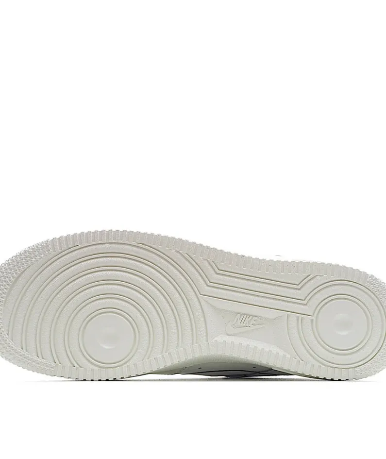 Nike Air Force 1 07 Beige