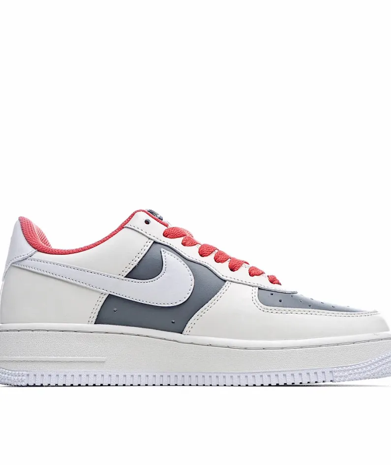 Nike Air Force 1 07 Low Top Sneakers