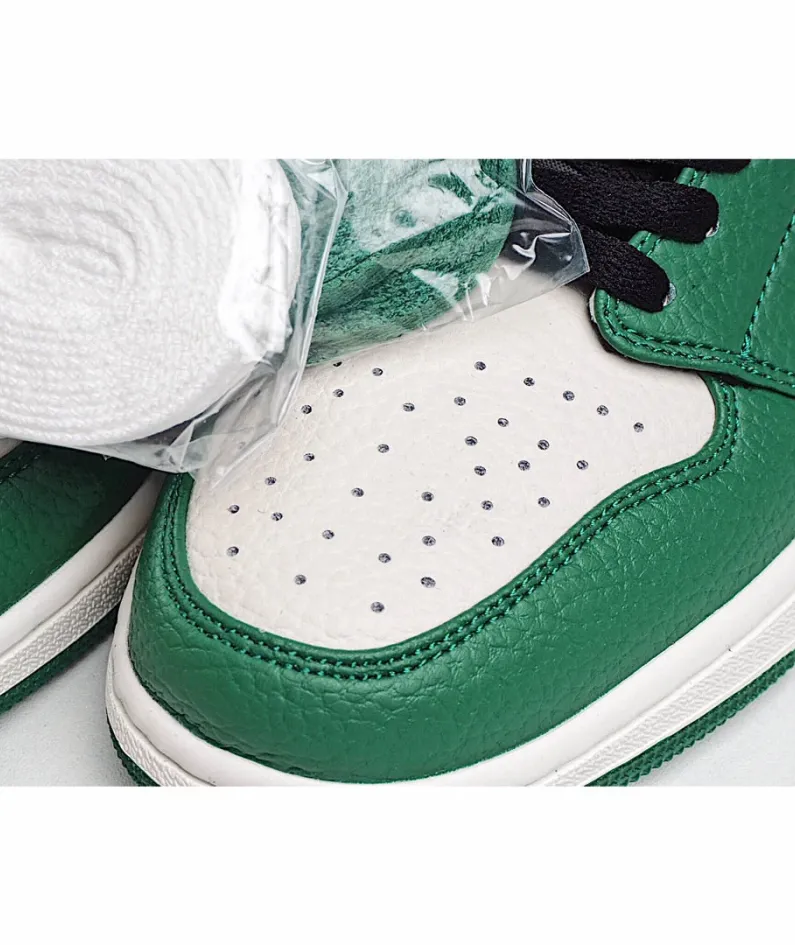 Air Jordan 1 Mid 'Pine Green'