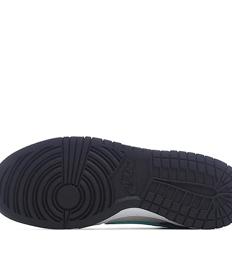 Nike DUNK LOW low-top sneakers