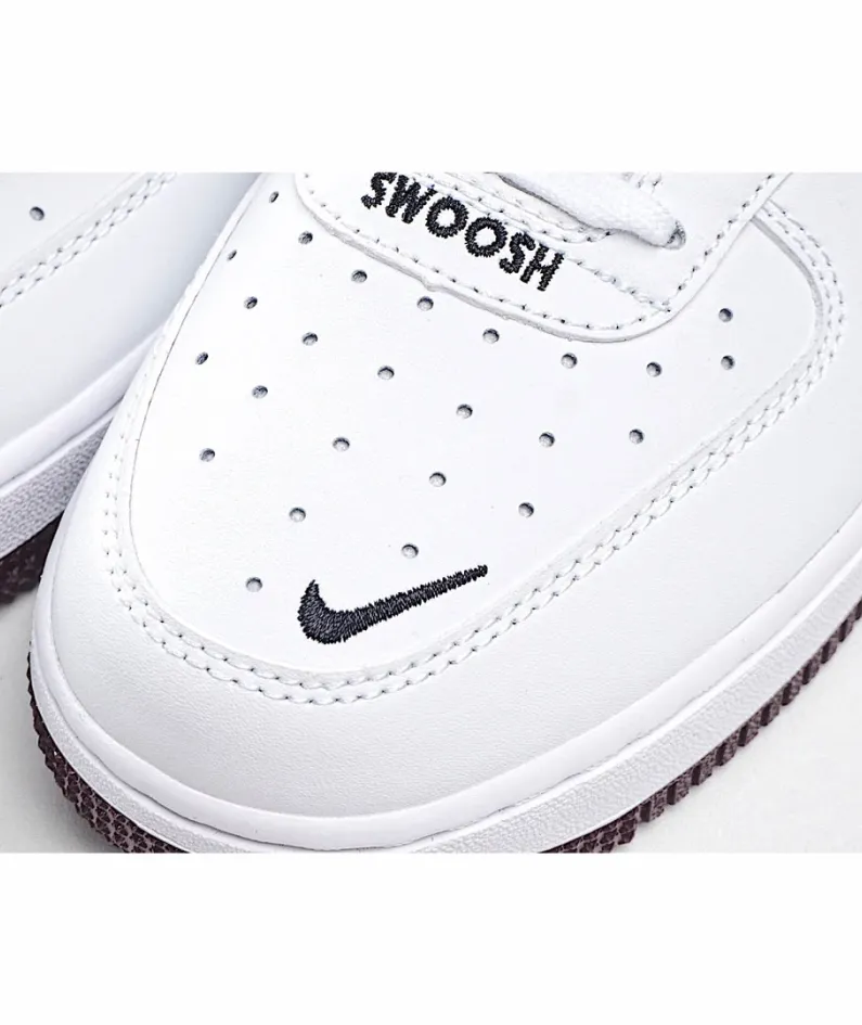 Nike Air Force 1 07 Burgundy