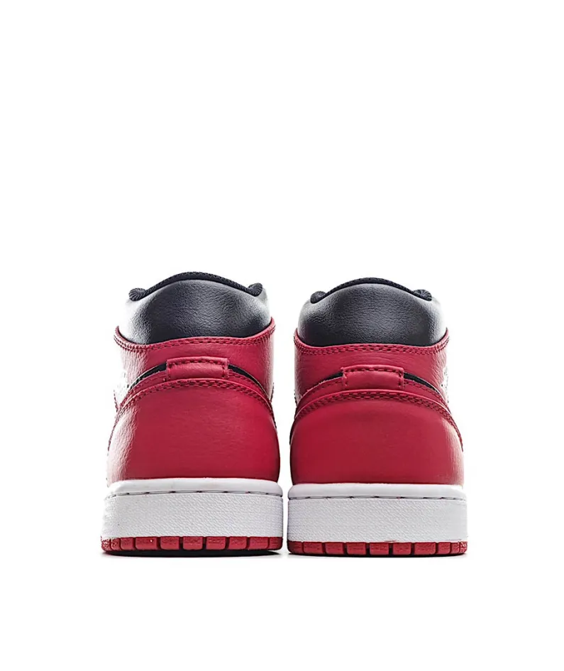 Air Jordan 1 Mid 'Banned'