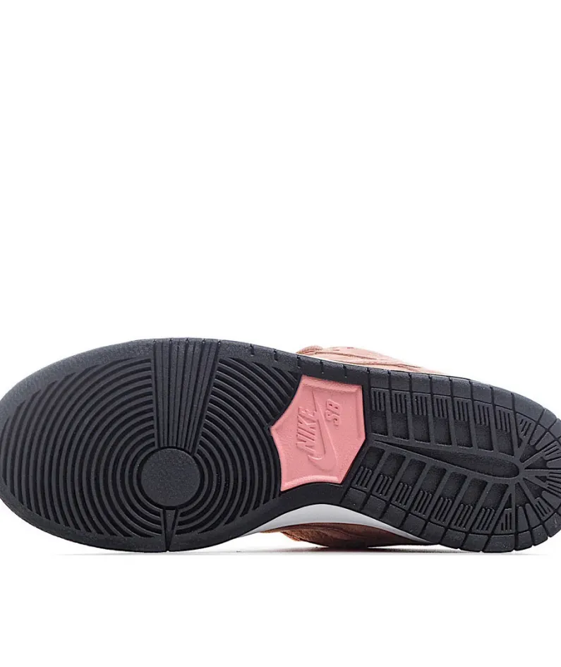 Nike SB Dunk Low "Pink Pink"
