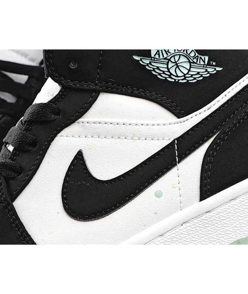 Air Jordan 1 Mid SE GS 'Glow in the Dark Panda'