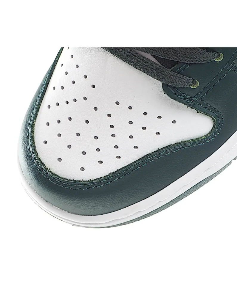Nike SB Dunk Low Team Green Green Backboard Shoes