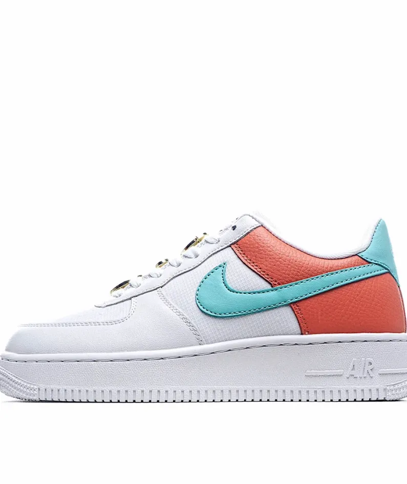 Nike Womens Air Force 1 07 SEWhite/Light Aqua Low Top Sneakers