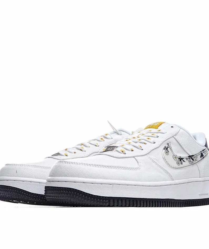 Nike Air Force 1 Low-Top Sneakers