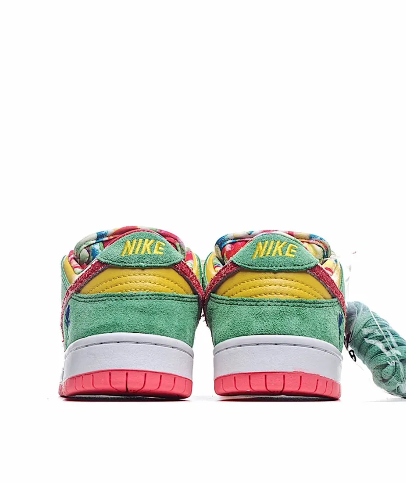 Nike SB Dunk Low Pro Sneakers
