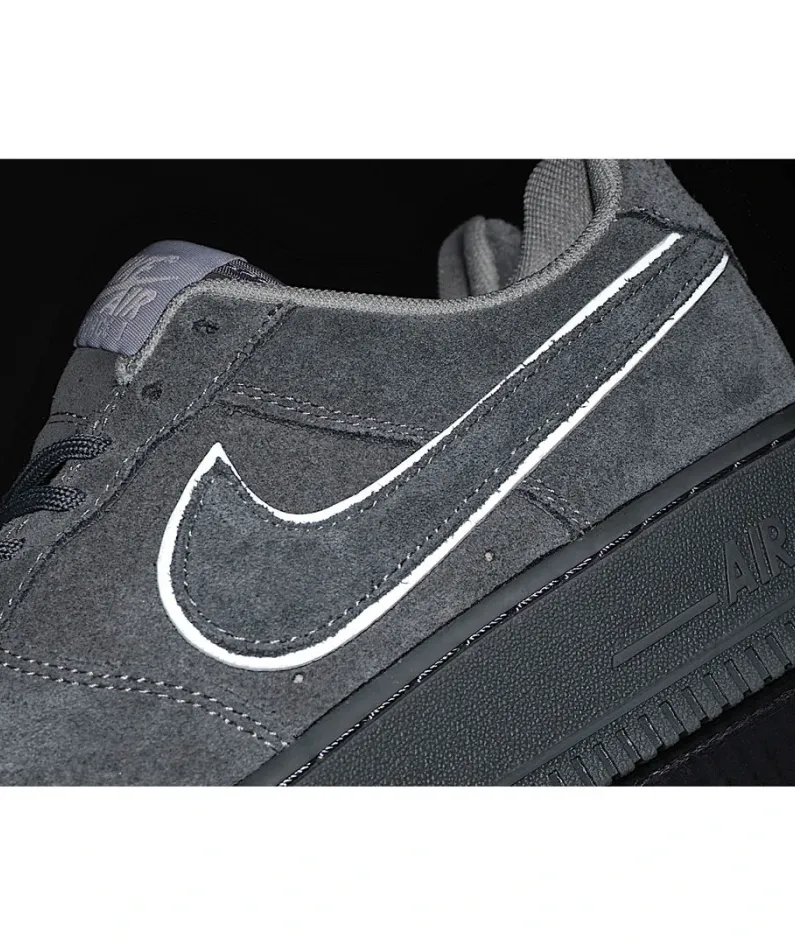 Nike Air Force 1 07 AF1 Sneakers