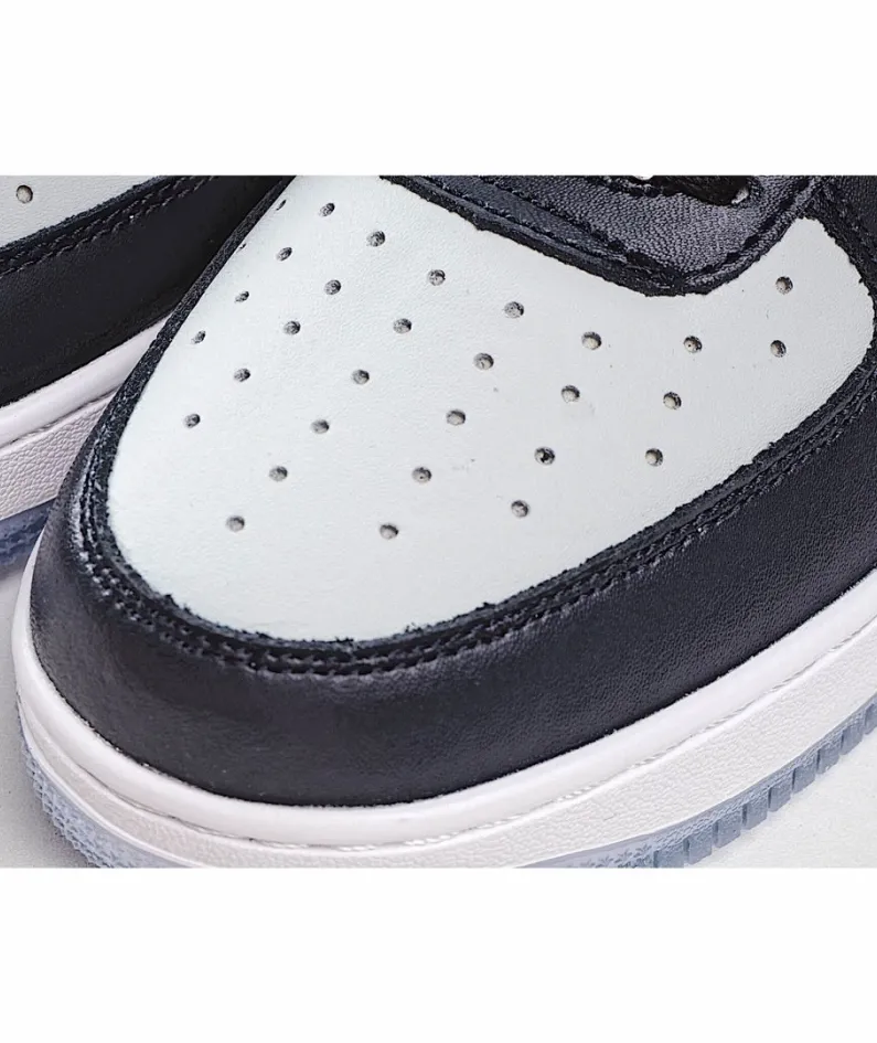 Dior x Nike Air Force 1 Low Sneakers