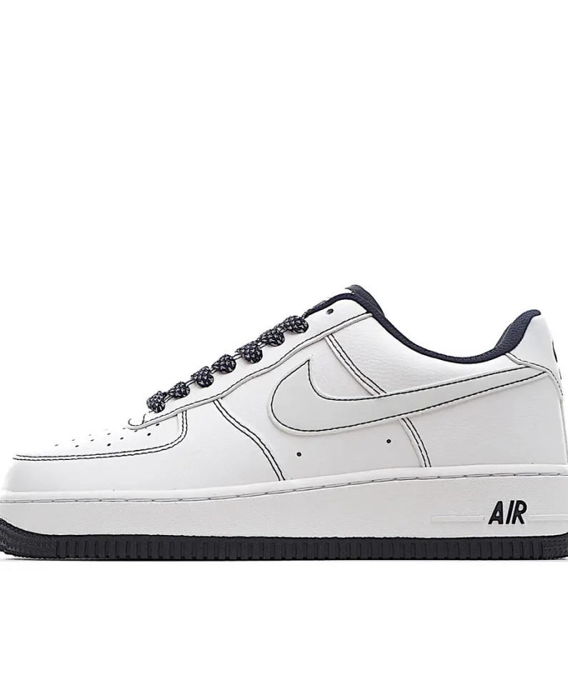 Nike Air Force 1 Low 07 Low Top Sneakers