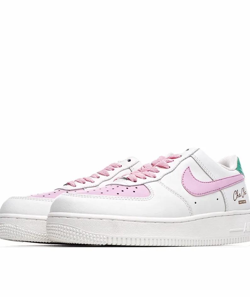 Nike Air Force 1 07 LV8 Sneakers