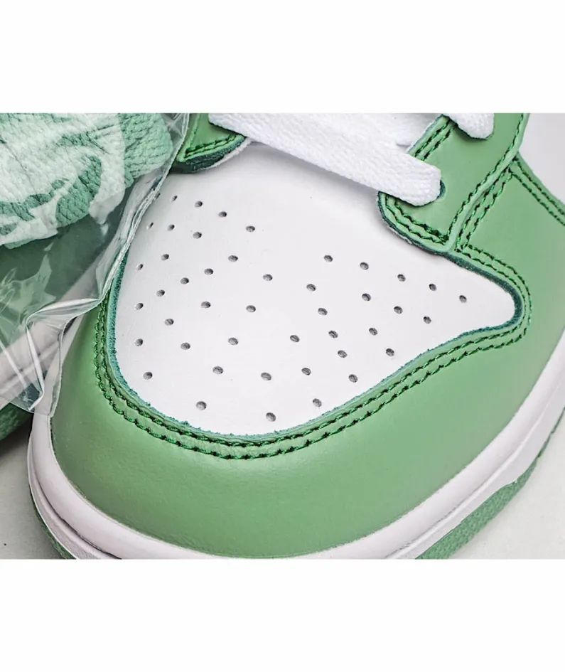 Nike SB Dunk Low Turquoise Sneakers