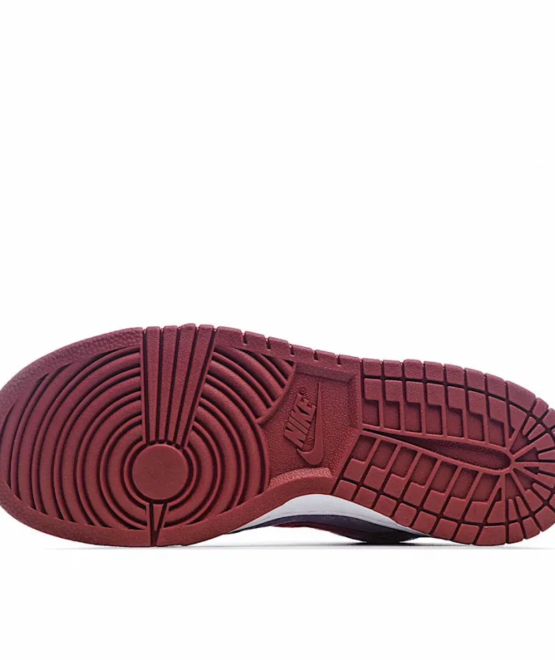 Nike Dunk SB Low Plum Low Raspberry Purple Sneakers