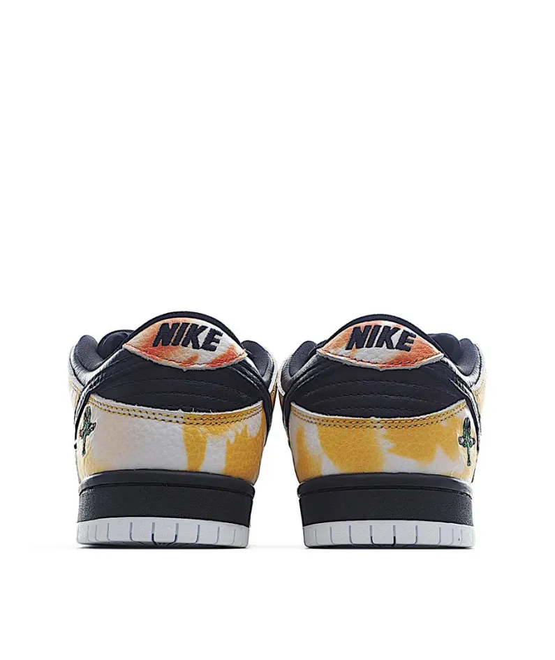 Nike SB Dunk Low “Raygun 