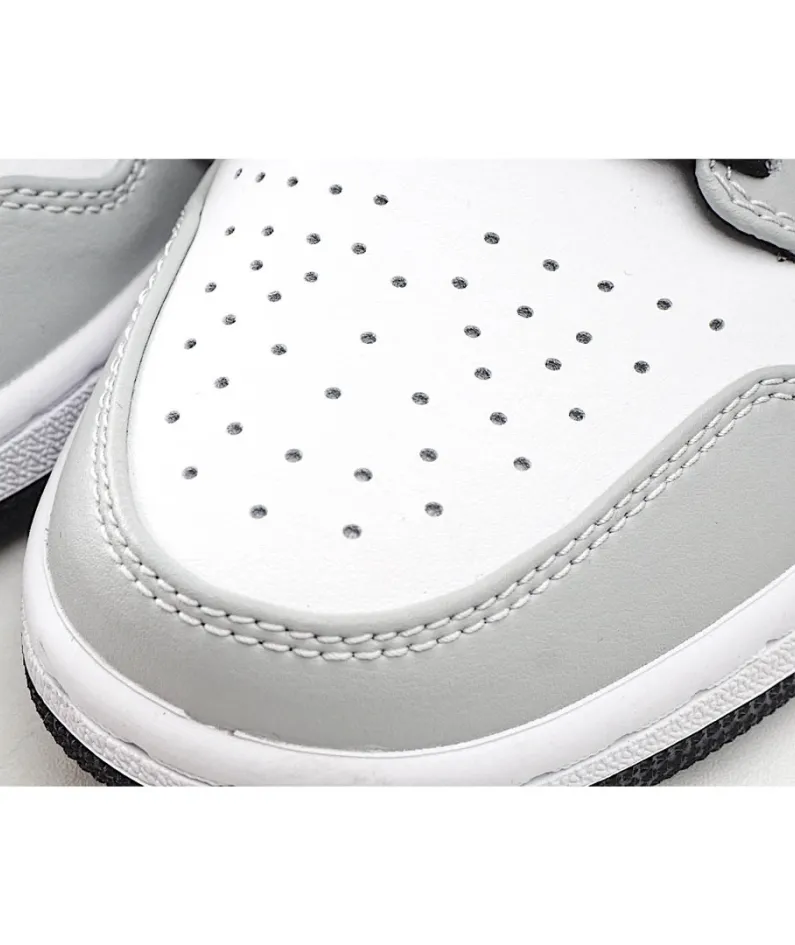 Air Jordan 1 Low 'Light Smoke Grey'