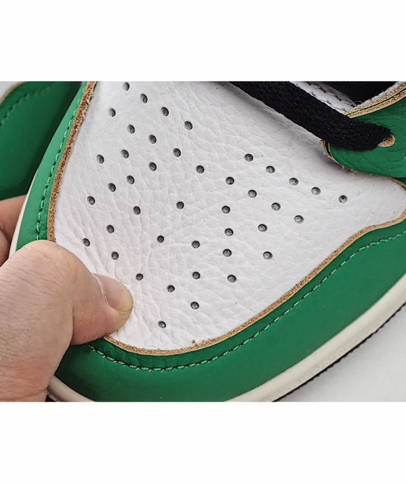 Wmns Air Jordan 1 Retro High OG 'Lucky Green'