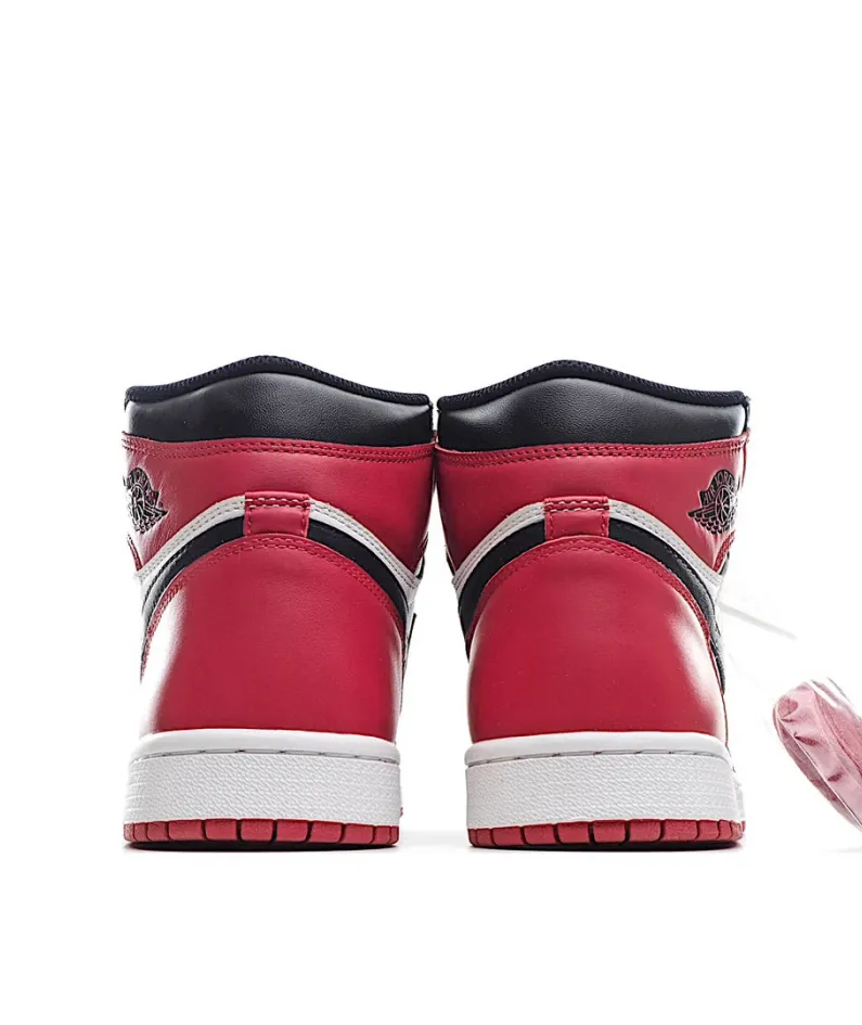 Air Jordan 1 Retro High OG 'Black Toe' 2016