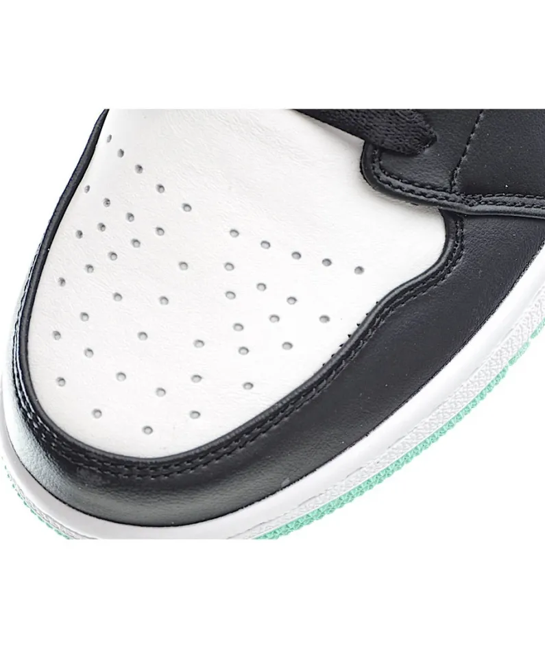 Air Jordan 1 Low GS 'White Violet Shock'