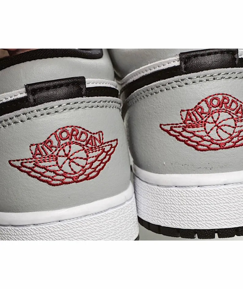 Air Jordan 1 Low GS 'Light Smoke Grey'