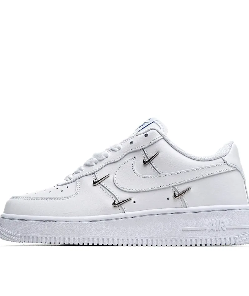 Nike Wmns Air Force 1 07 LXChrome Swooshes White 低帮 