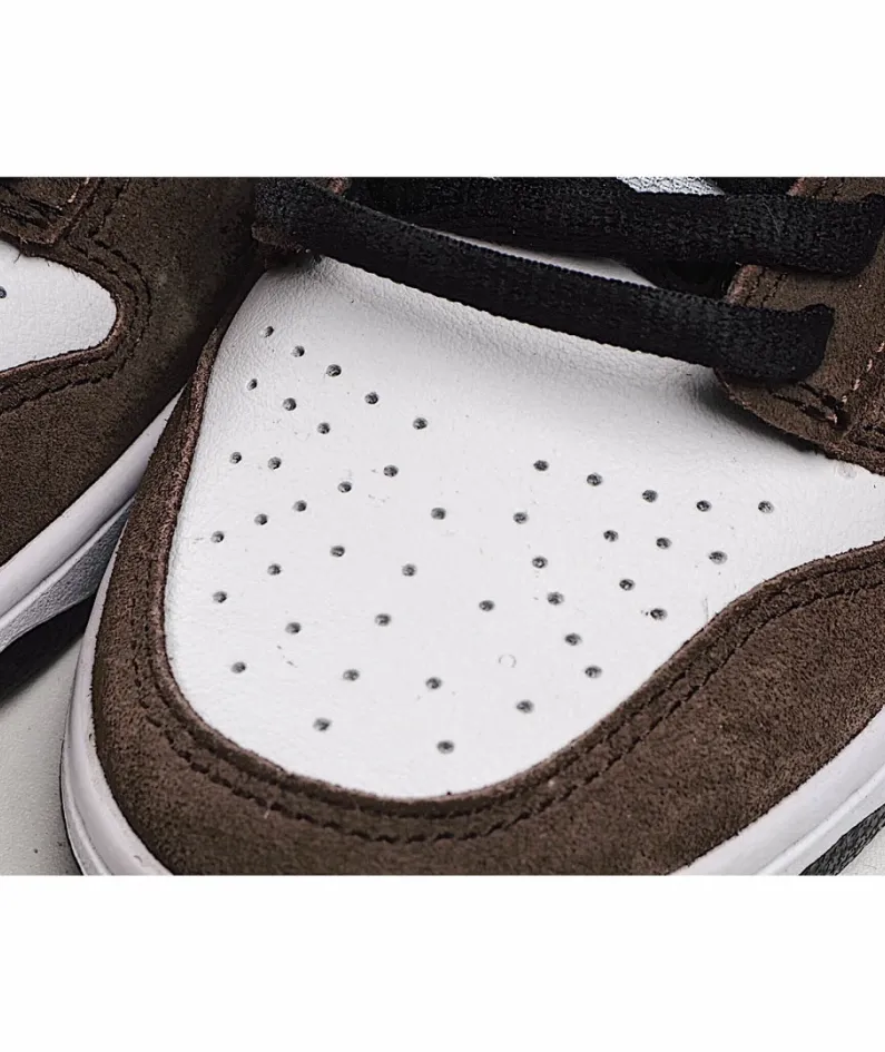 Nike SB Dunk Low Pro Sneakers