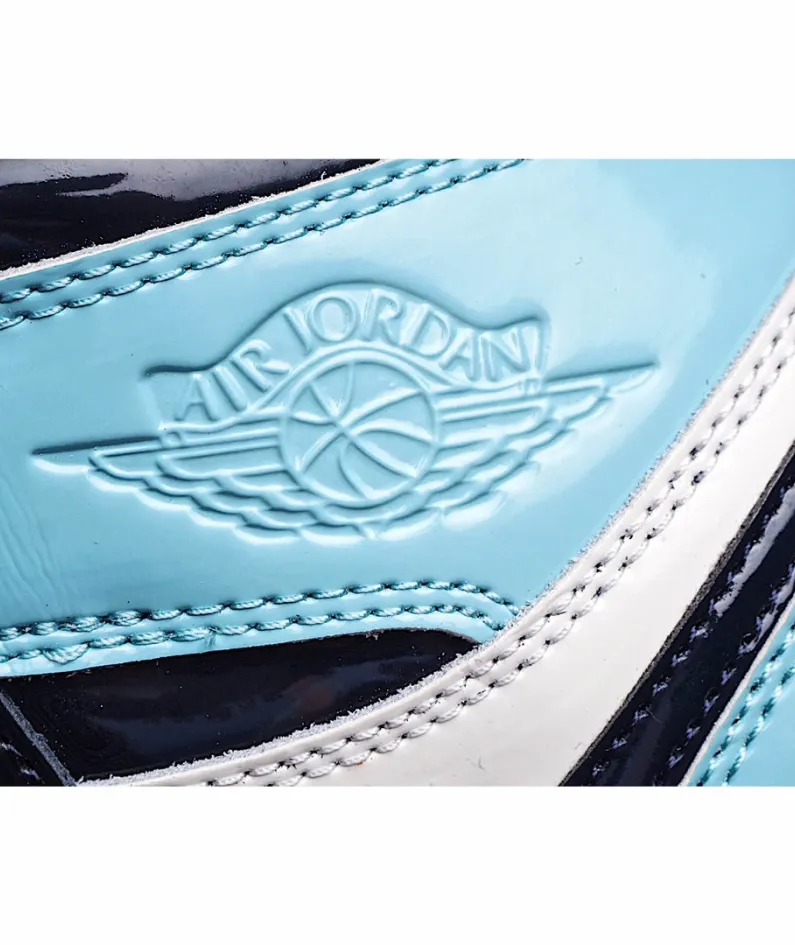 Wmns Air Jordan 1 Retro High OG 'Blue Chill'