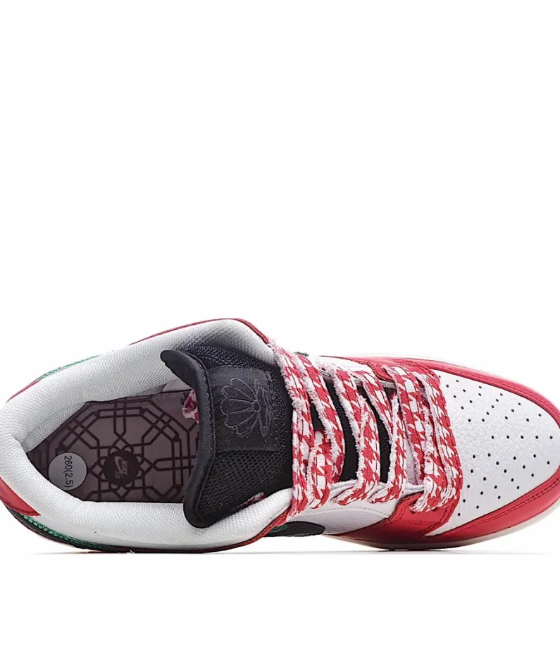 Nike Frame Skate x SB Dunk Low  “Habibi” 