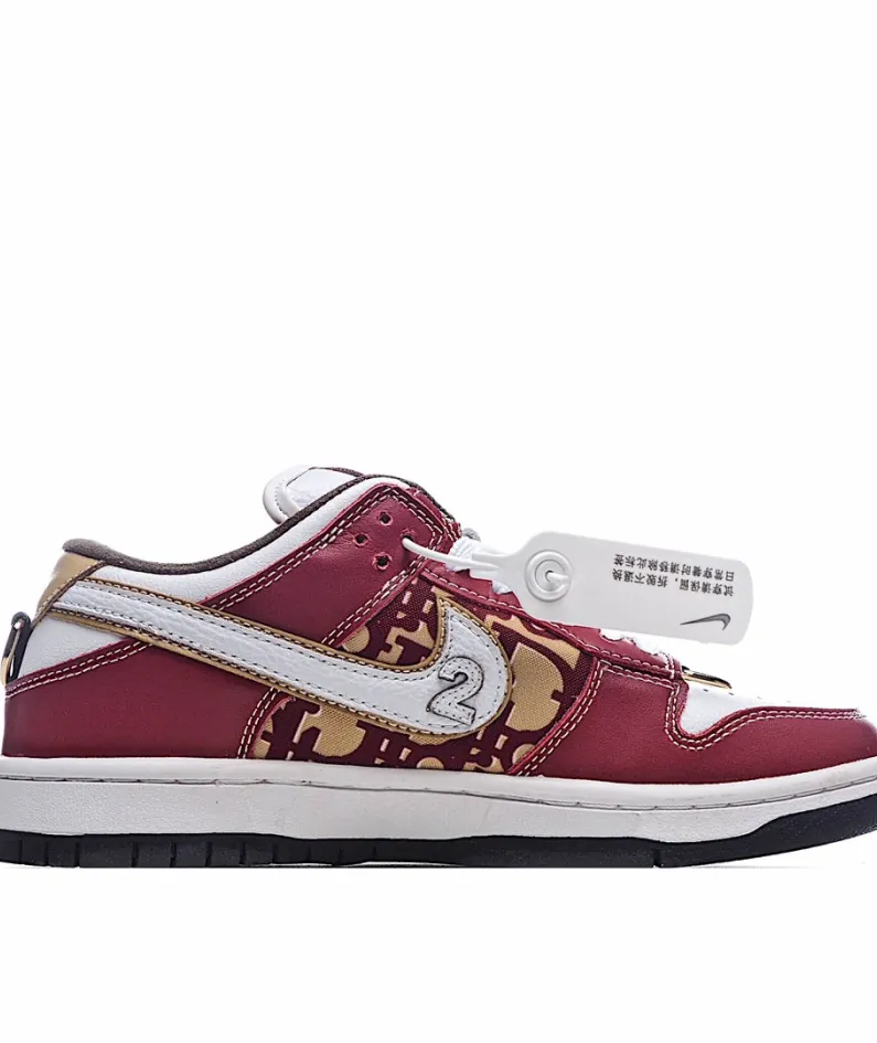 Nike SB Dunk Low x Dior Sneakers