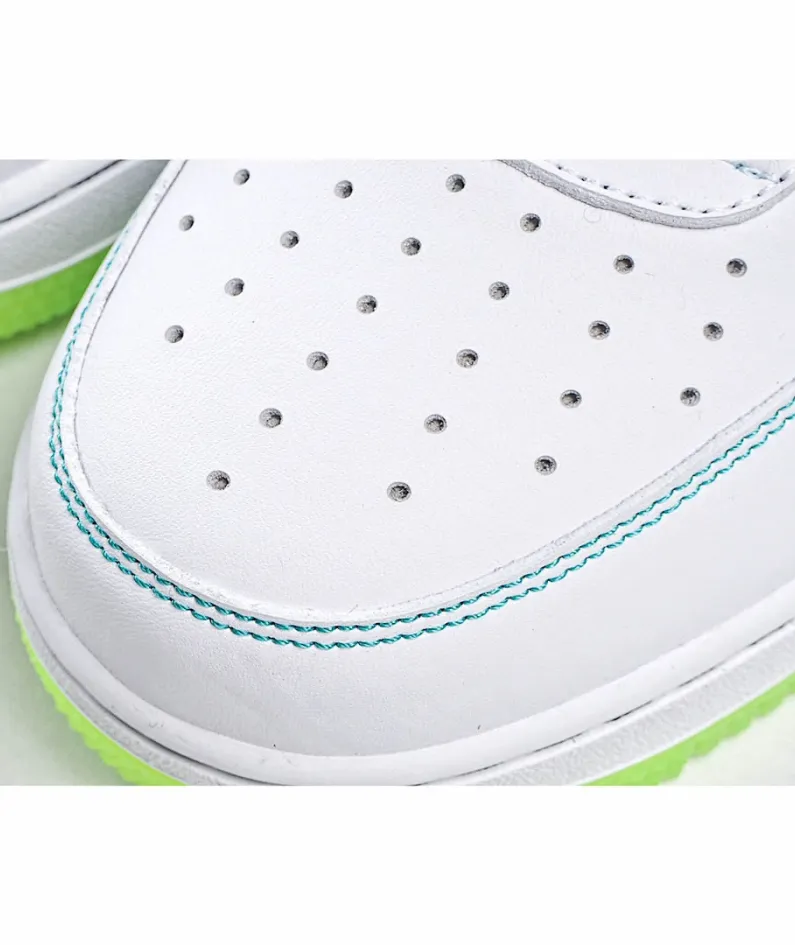 Nike Air Force 1 L ow“Outside The L ines” 