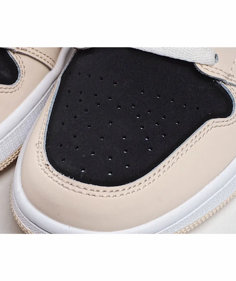  Wmns Air Jordan 1 Mid 'Barely Orange'