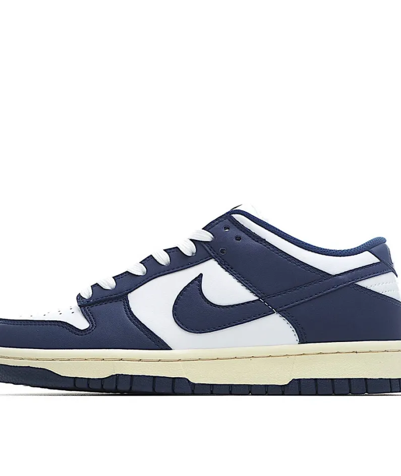 Nike Dunk Low Low-Top Sneakers