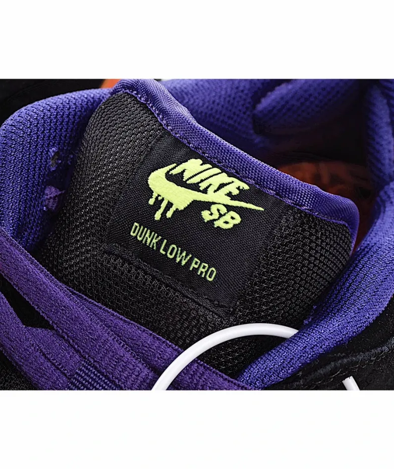 Nike SB DunkNight Of Mischief Low Top Sneakers