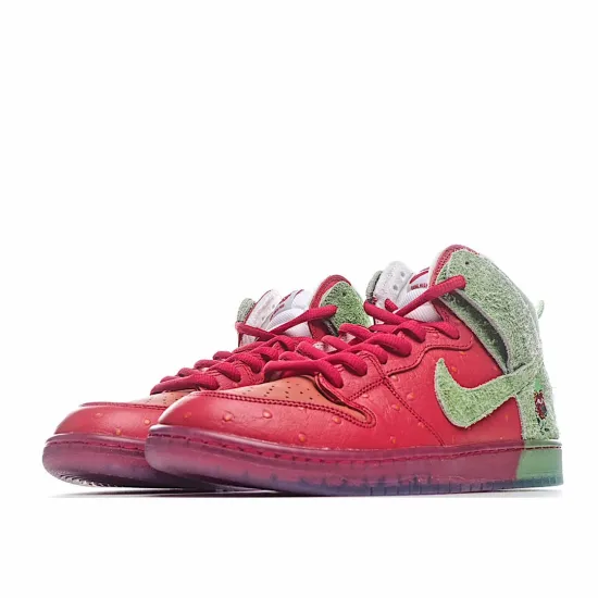 Nike SB Dunk High Pro QS 