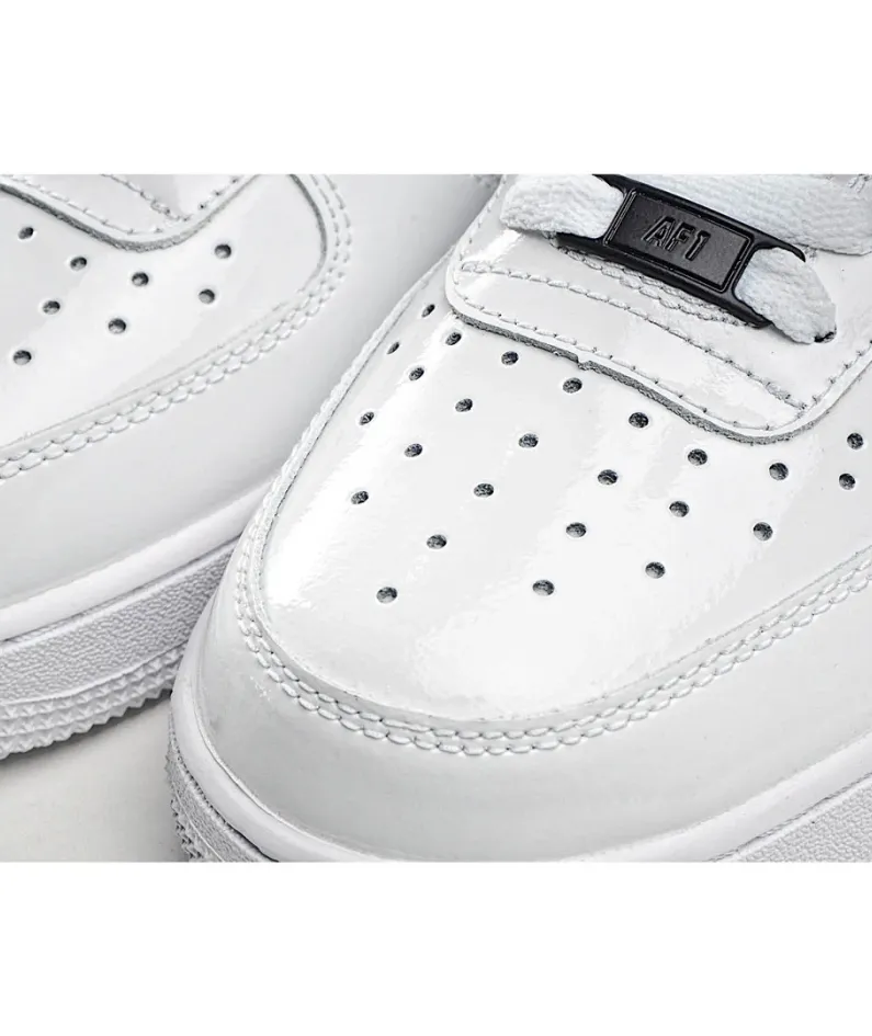 Nike Air Force 1 07 LX  